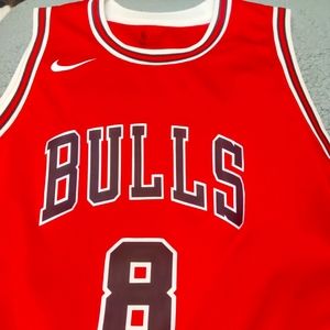 Zach Lavine youth large bulls jersey.